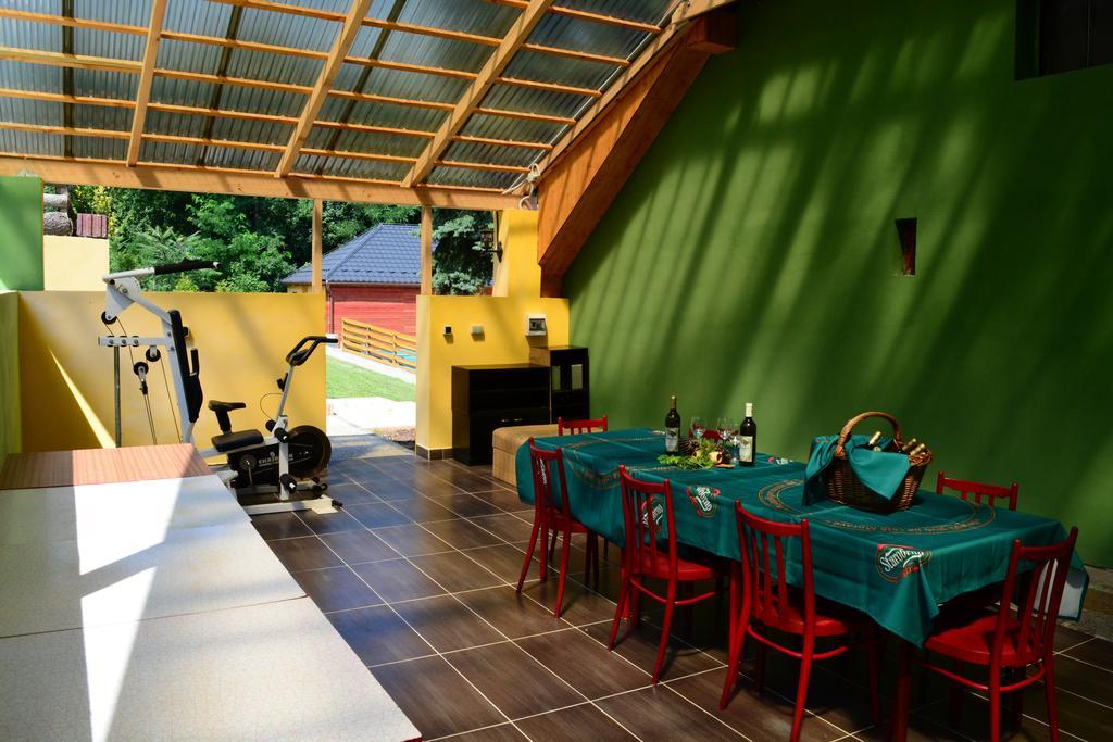 Areal Hradisek Villa Klobouky u Brna Bagian luar foto